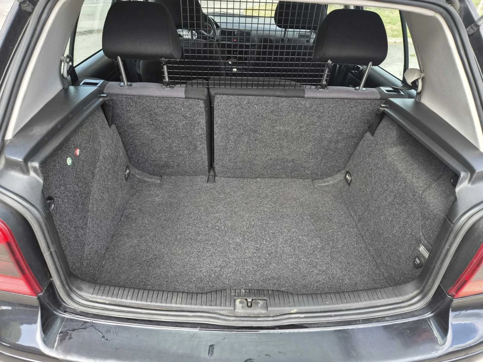 VW Golf 1.9TDi, снимка 16 - Автомобили и джипове - 54655343