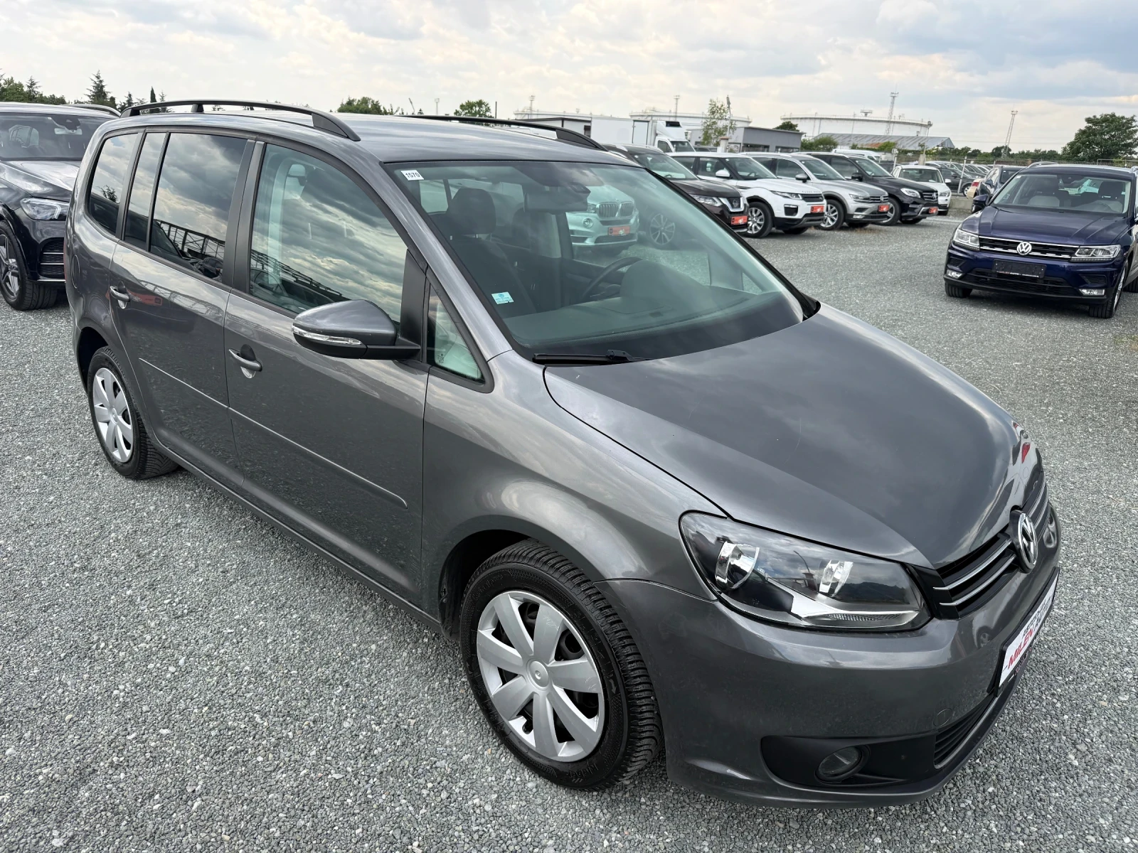 VW Touran (KATO НОВА)^(7-МЕСТА), снимка 3 - Автомобили и джипове - 55205963