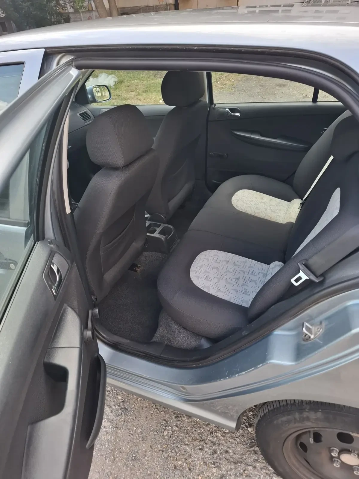 Skoda Fabia 1.4 16v 74 k.c, снимка 8 - Автомобили и джипове - 55427940