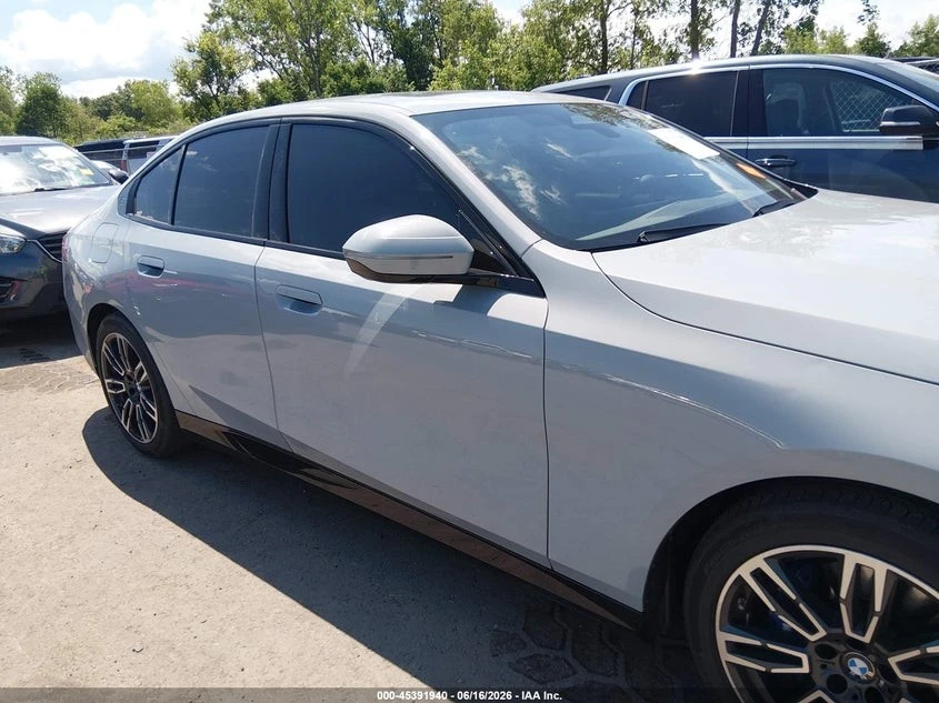 BMW 530 XDRIVE* MPACK* 360* KEYLESS* AMBIENT* , снимка 4 - Автомобили и джипове - 55512602