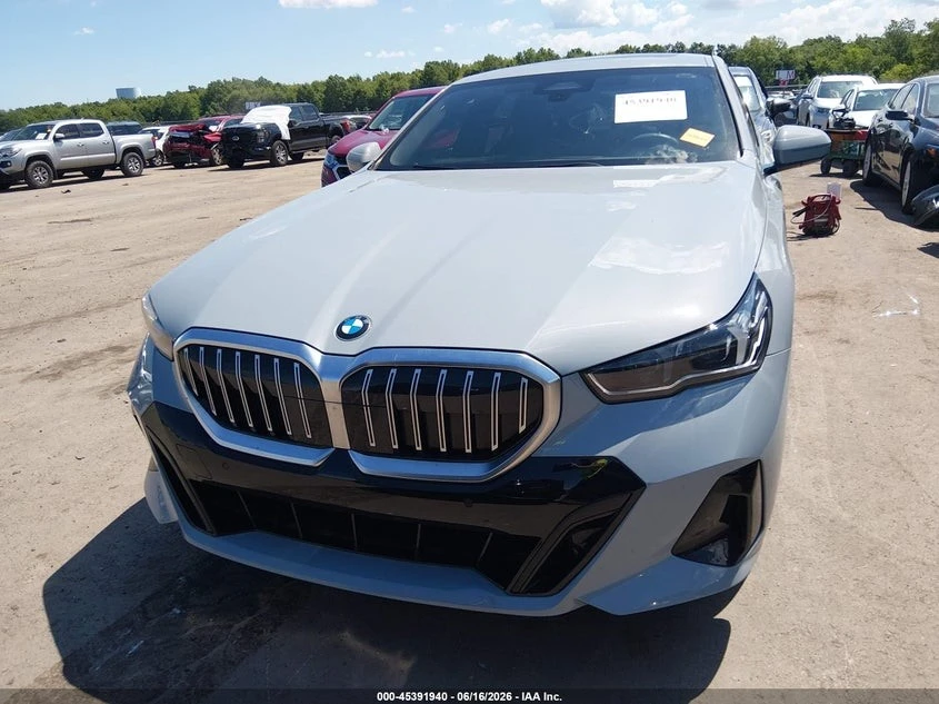 BMW 530 XDRIVE* MPACK* 360* KEYLESS* AMBIENT* , снимка 2 - Автомобили и джипове - 55512602