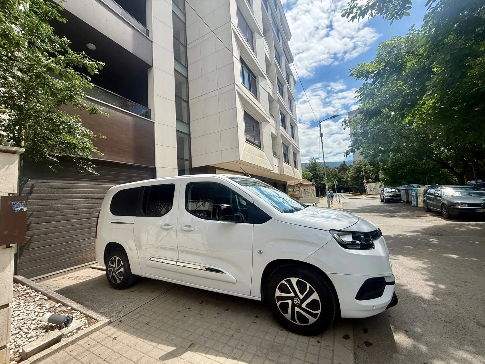 Toyota Proace City Verso Автомат/МаксиБаза/2пл.врати/ЧистоНова, снимка 4 - Автомобили и джипове - 55696005