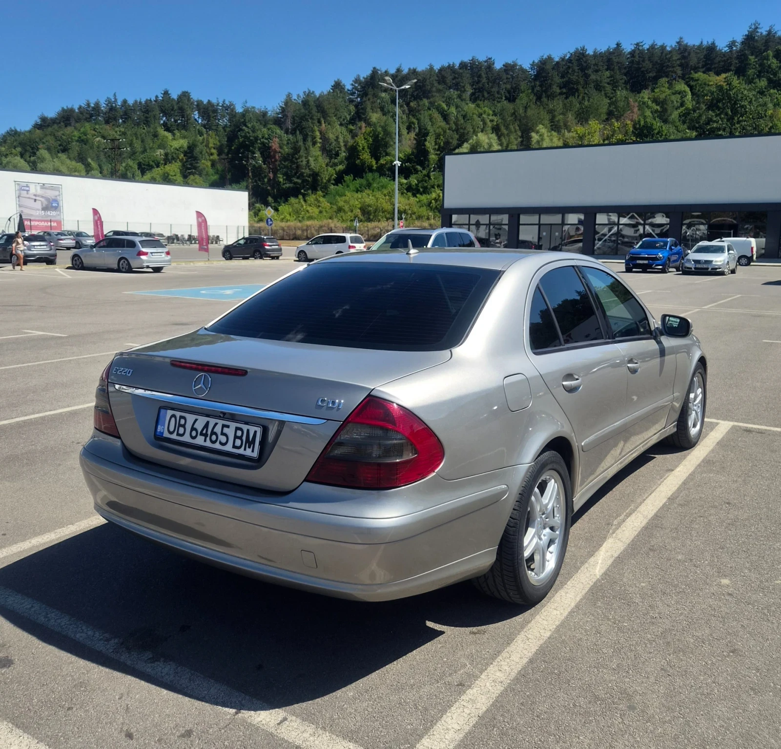 Mercedes-Benz E 220  w211 Facelift , снимка 2 - Автомобили и джипове - 55729600