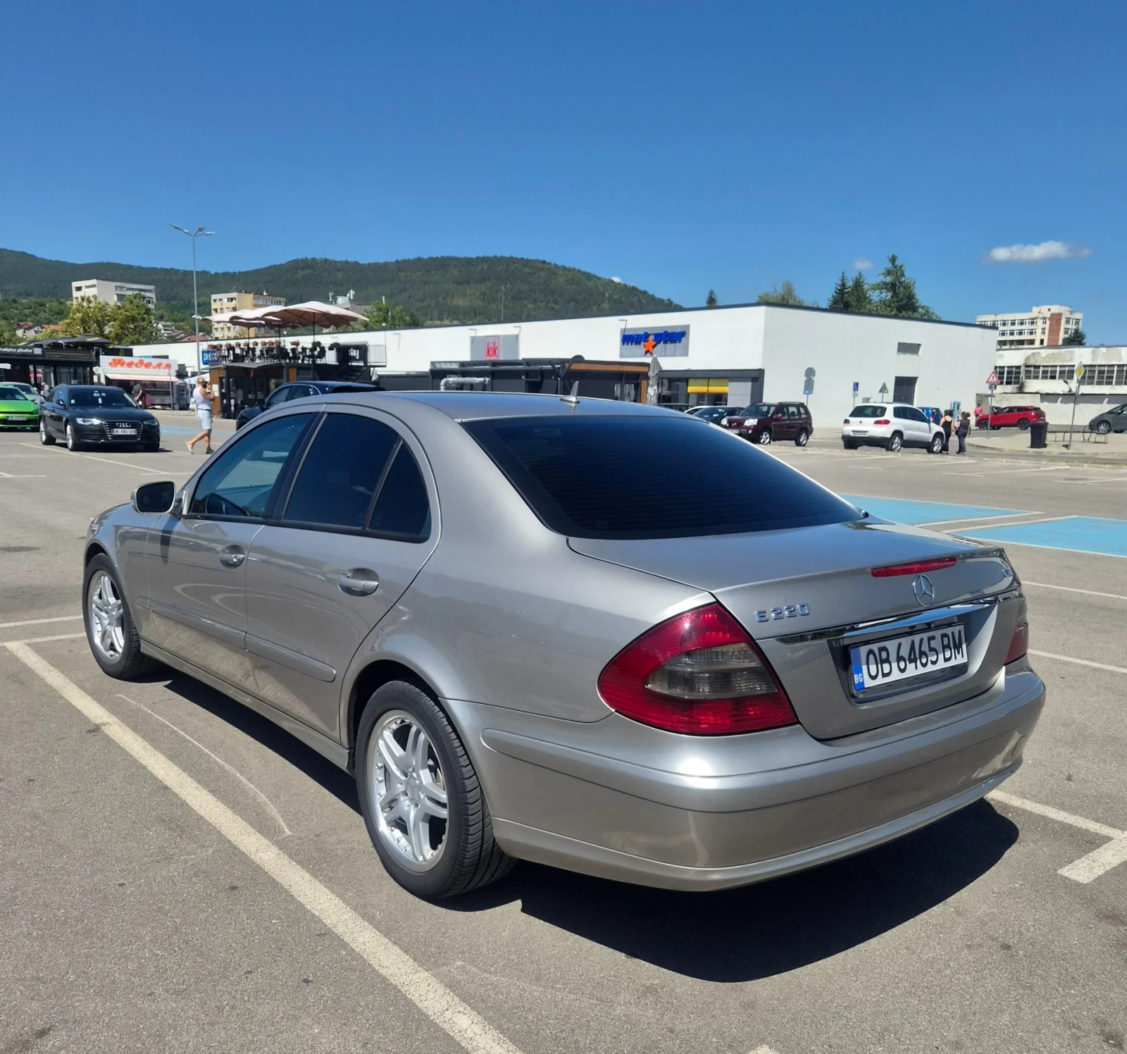 Mercedes-Benz E 220  w211 Facelift , снимка 4 - Автомобили и джипове - 55729600