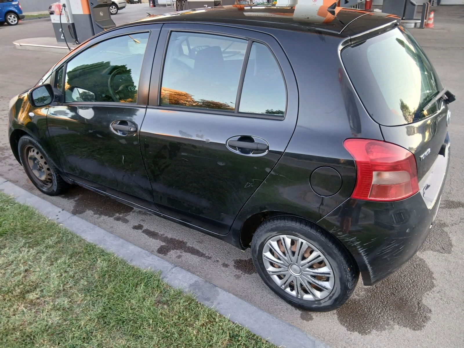 Toyota Yaris 1.3vvti, снимка 4 - Автомобили и джипове - 55985723