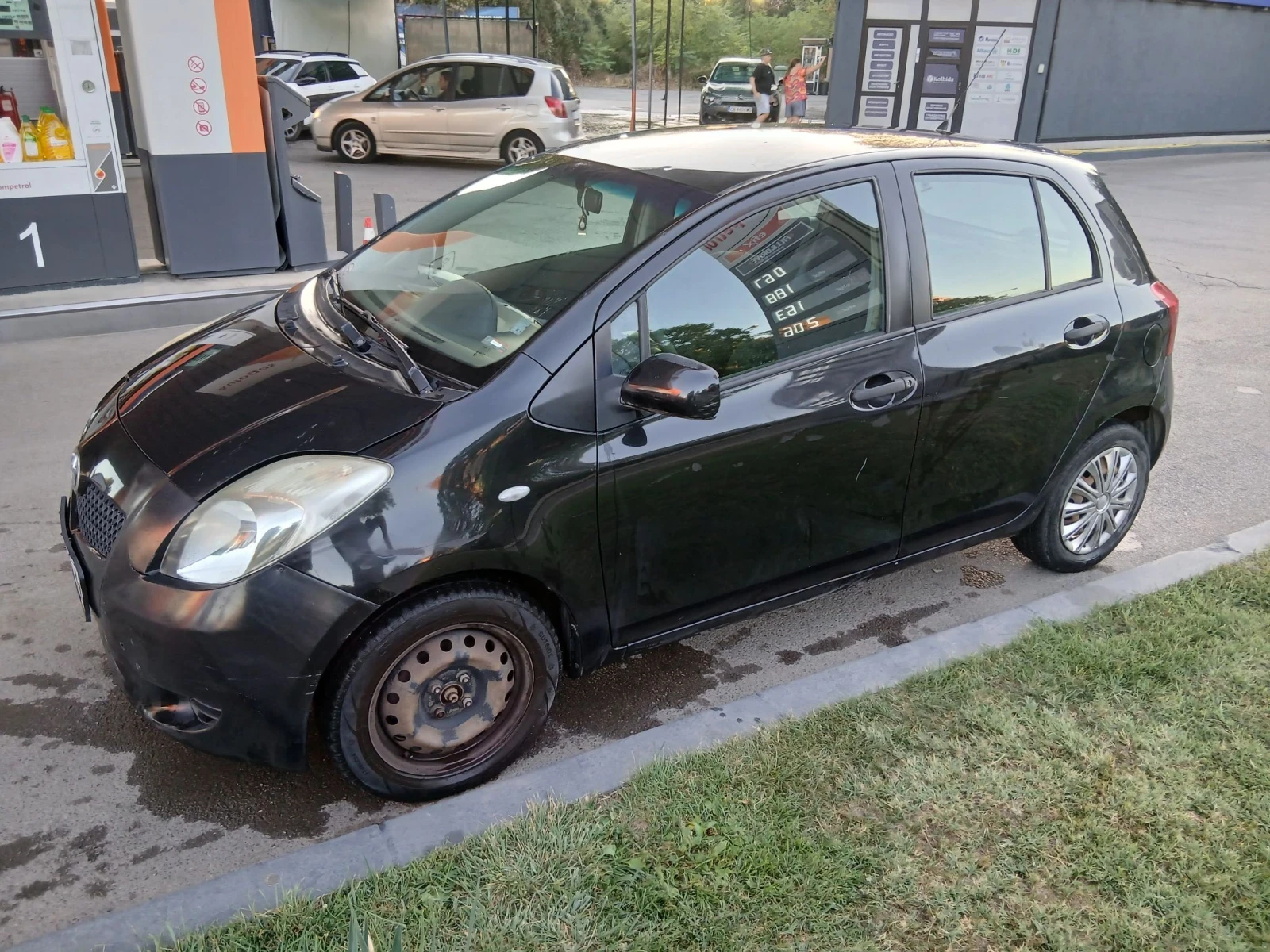 Toyota Yaris 1.3vvti, снимка 3 - Автомобили и джипове - 55985723