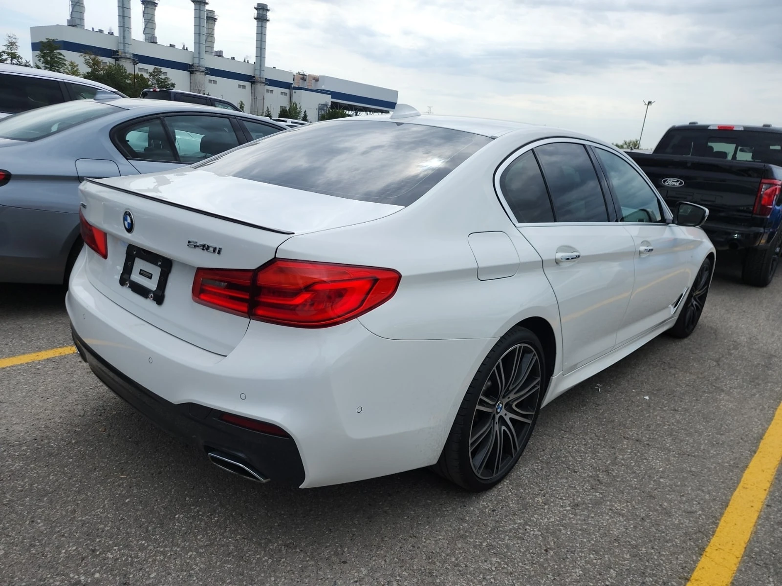 BMW 540 * 540I XDRIVE * CARFAX * БЕЗ ПЪРВОНАЧАЛНА ВНОСКА, снимка 3 - Автомобили и джипове - 56088976