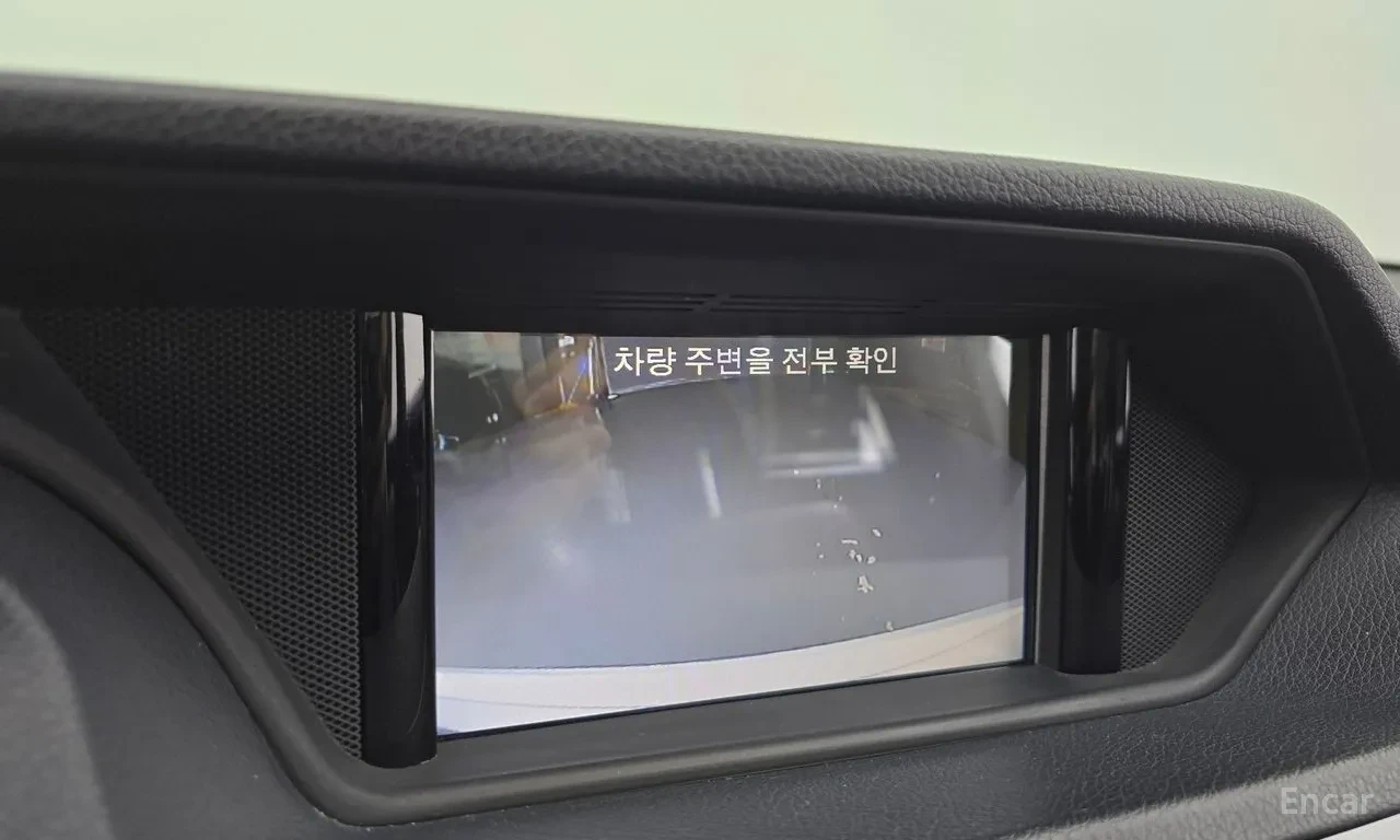 Mercedes-Benz E 220, снимка 11 - Автомобили и джипове - 56104911