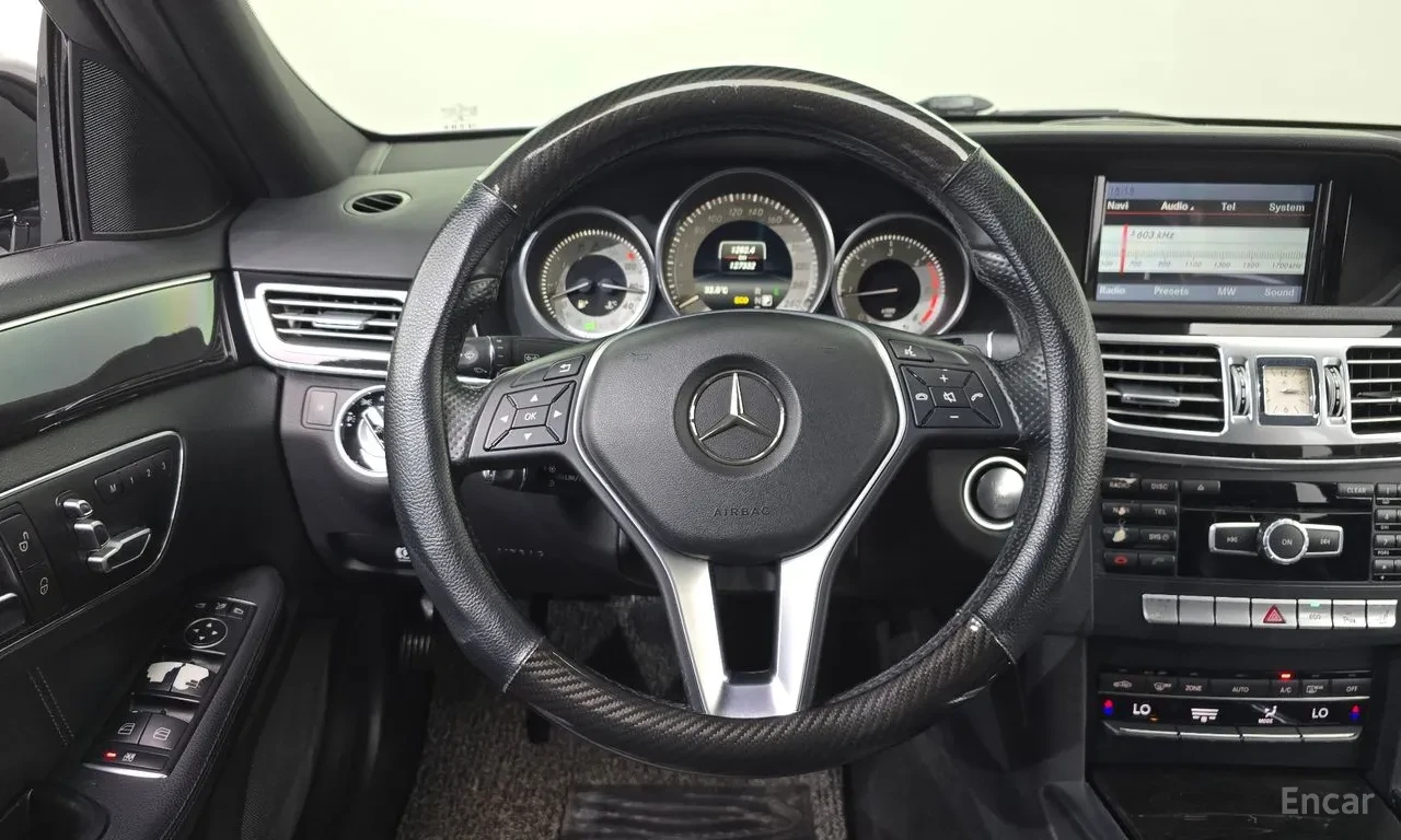Mercedes-Benz E 220, снимка 9 - Автомобили и джипове - 56104911