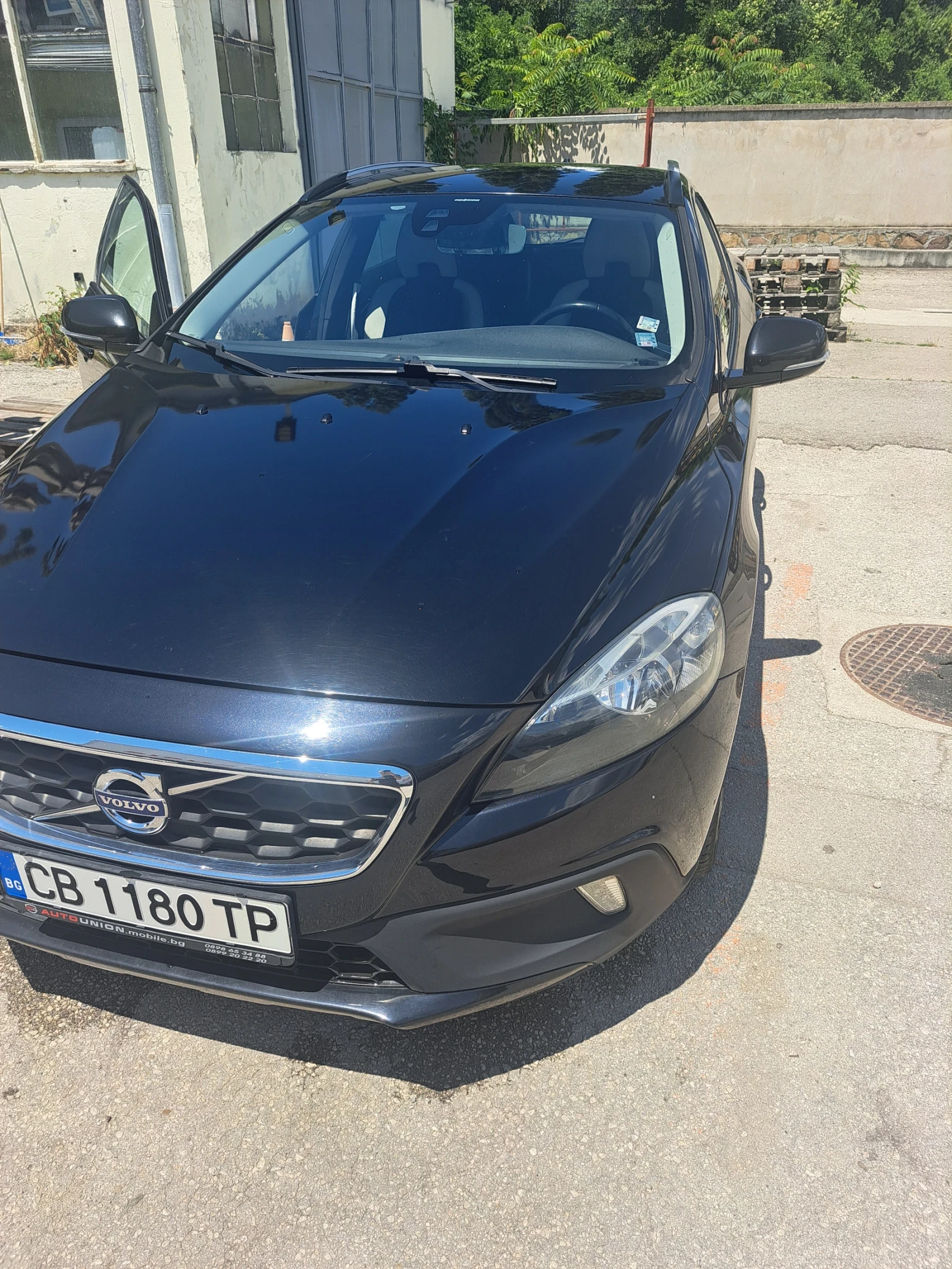 Volvo V40 Cross Country, снимка 3 - Автомобили и джипове - 56442865