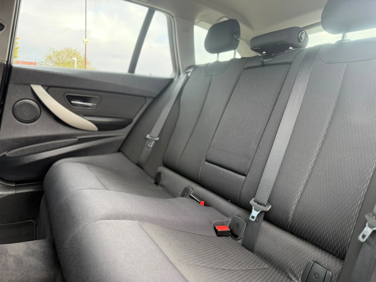 BMW 318 / TOURING / 2.0D / 143HP / 8ZF / EURO 5 / | Mobile.bg � ����������� 10