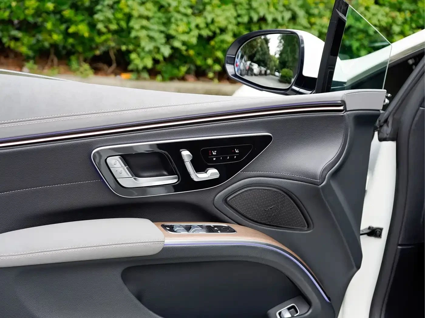 Mercedes-Benz EQS, снимка 11 - Автомобили и джипове - 56687871