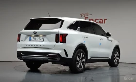 Kia Sorento 2.2D Trendy 4x4* ПОДГРЕВ* КАМЕРА* LANE ASSIST* , снимка 3