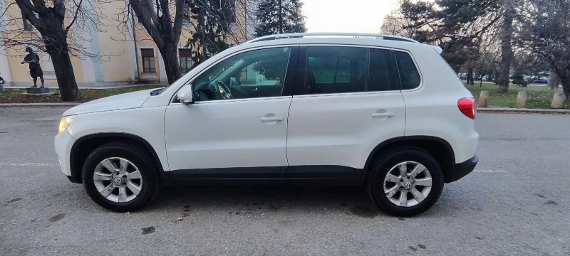 VW Tiguan, снимка 5 - Автомобили и джипове - 49581559