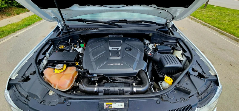 Jeep Grand cherokee Overland  УНИКАТ, снимка 13 - Автомобили и джипове - 50067115