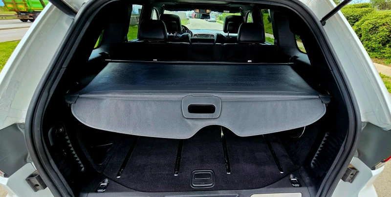 Jeep Grand cherokee Overland  УНИКАТ, снимка 9 - Автомобили и джипове - 50067115