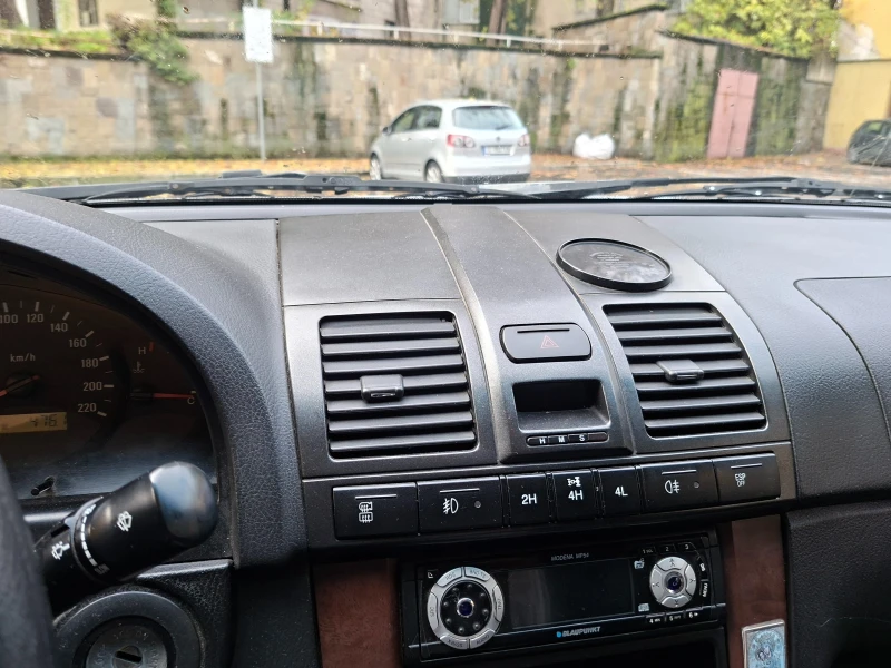 SsangYong Rexton, снимка 14 - Автомобили и джипове - 52368753