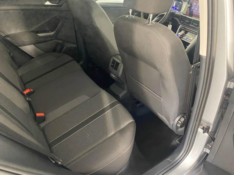 VW T-Roc 2.0 TDI DSG Life LED, снимка 10 - Автомобили и джипове - 52593651