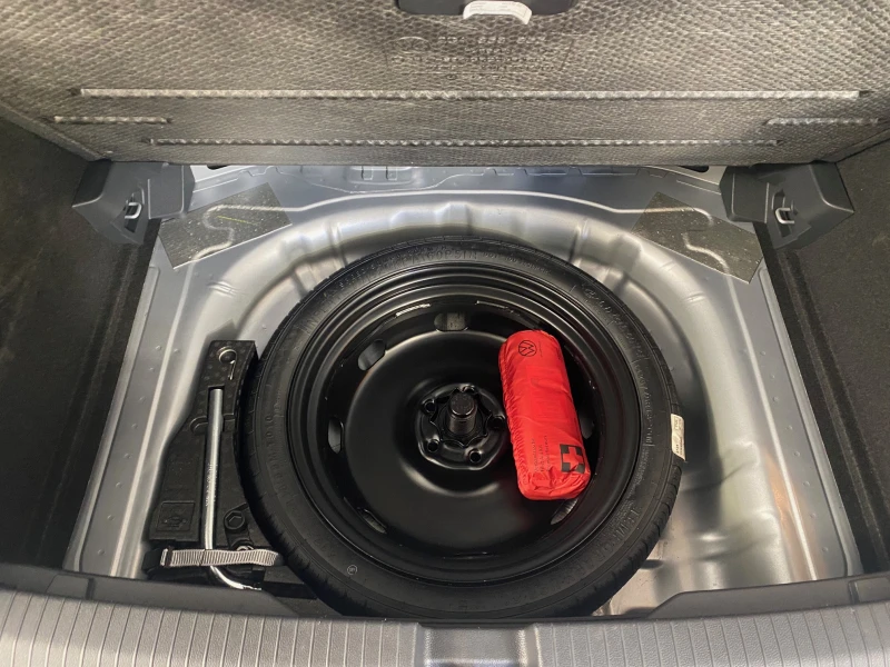 VW T-Roc 2.0 TDI DSG Life LED, снимка 17 - Автомобили и джипове - 52593651