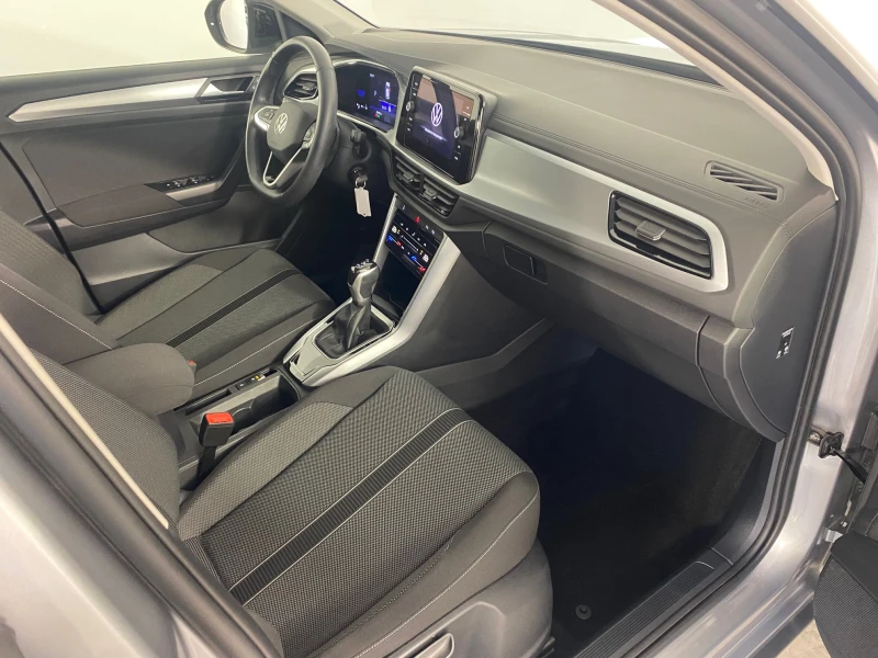 VW T-Roc 2.0 TDI DSG Life LED, снимка 8 - Автомобили и джипове - 52593651
