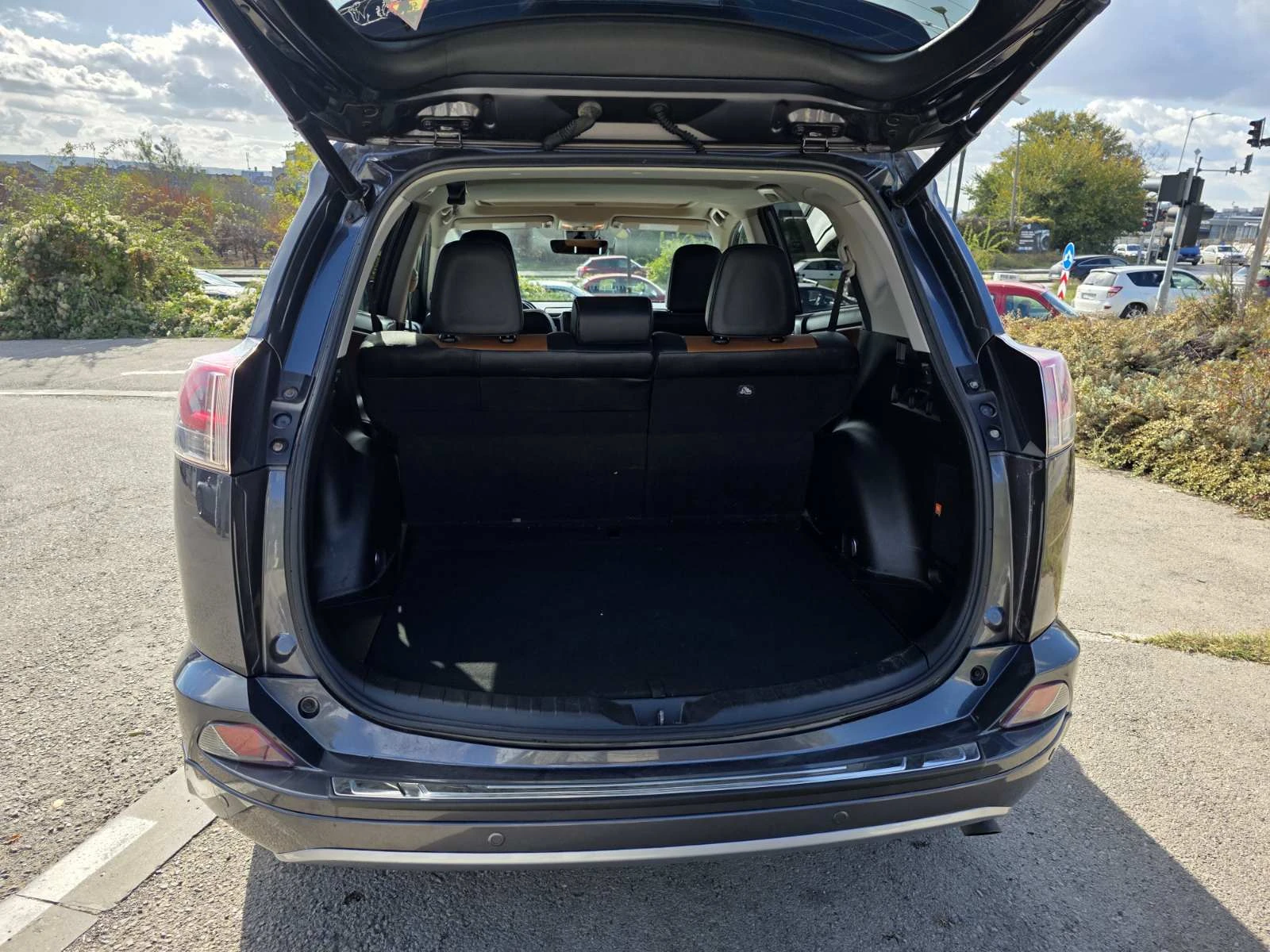 Toyota Rav4  2.5 4х4 Безин/LPG Platinium - изображение 6