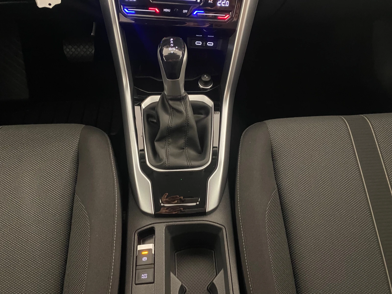 VW T-Roc 2.0 TDI DSG Life LED | Mobile.bg   14