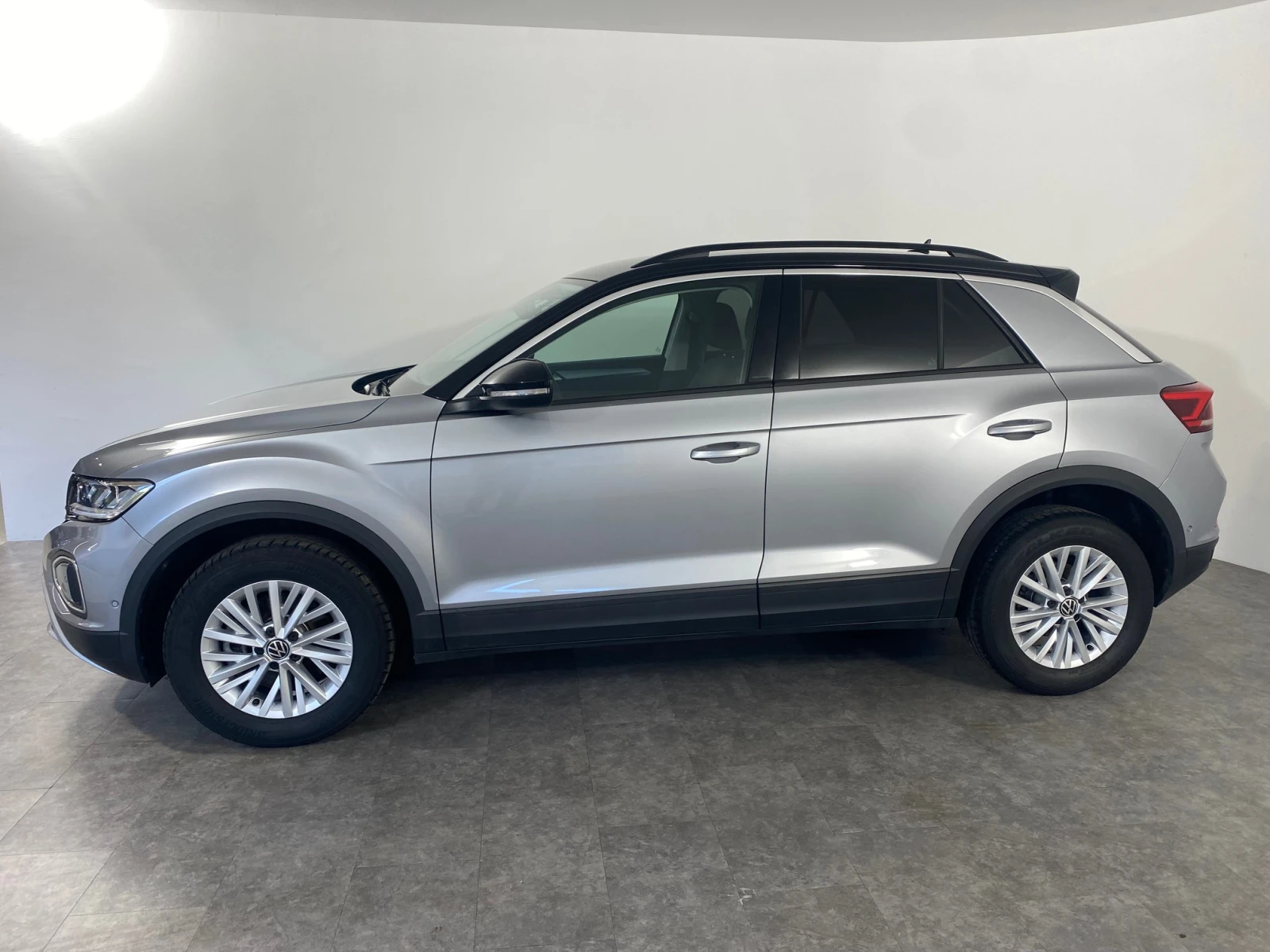 VW T-Roc 2.0 TDI DSG Life LED - изображение 4