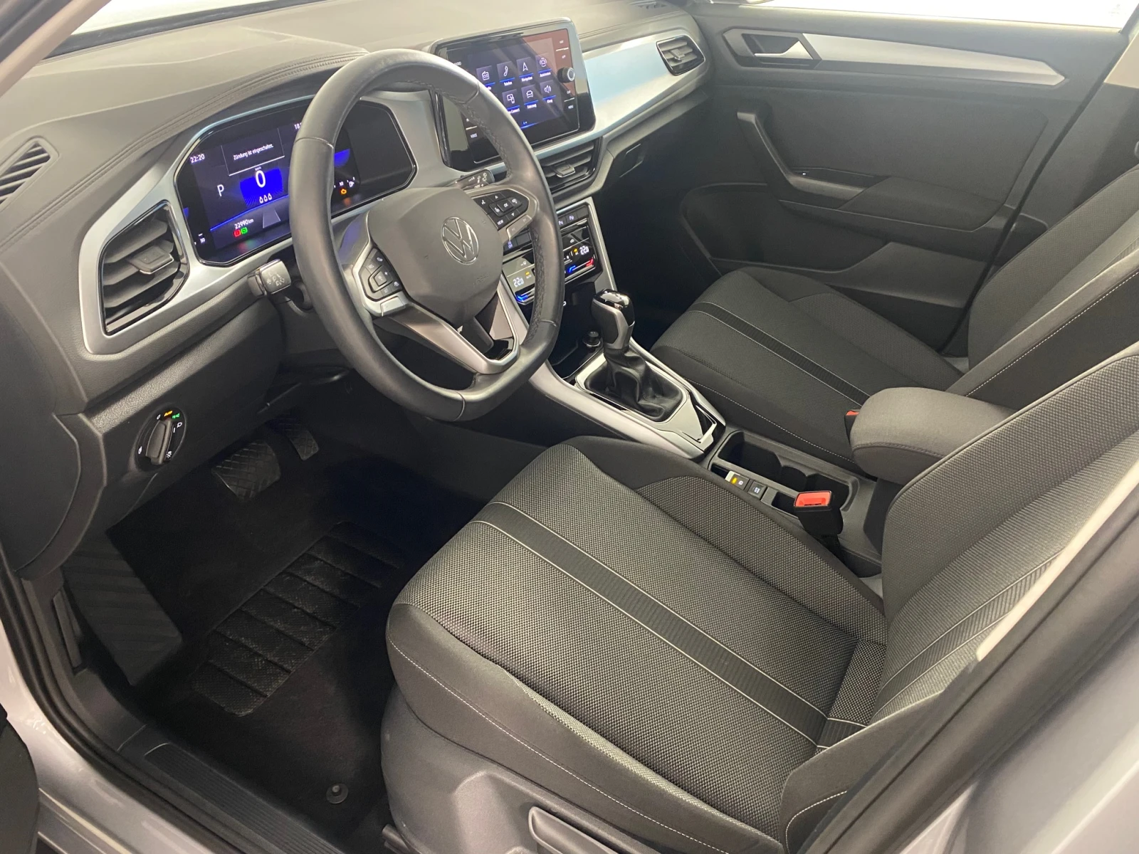 VW T-Roc 2.0 TDI DSG Life LED - изображение 7