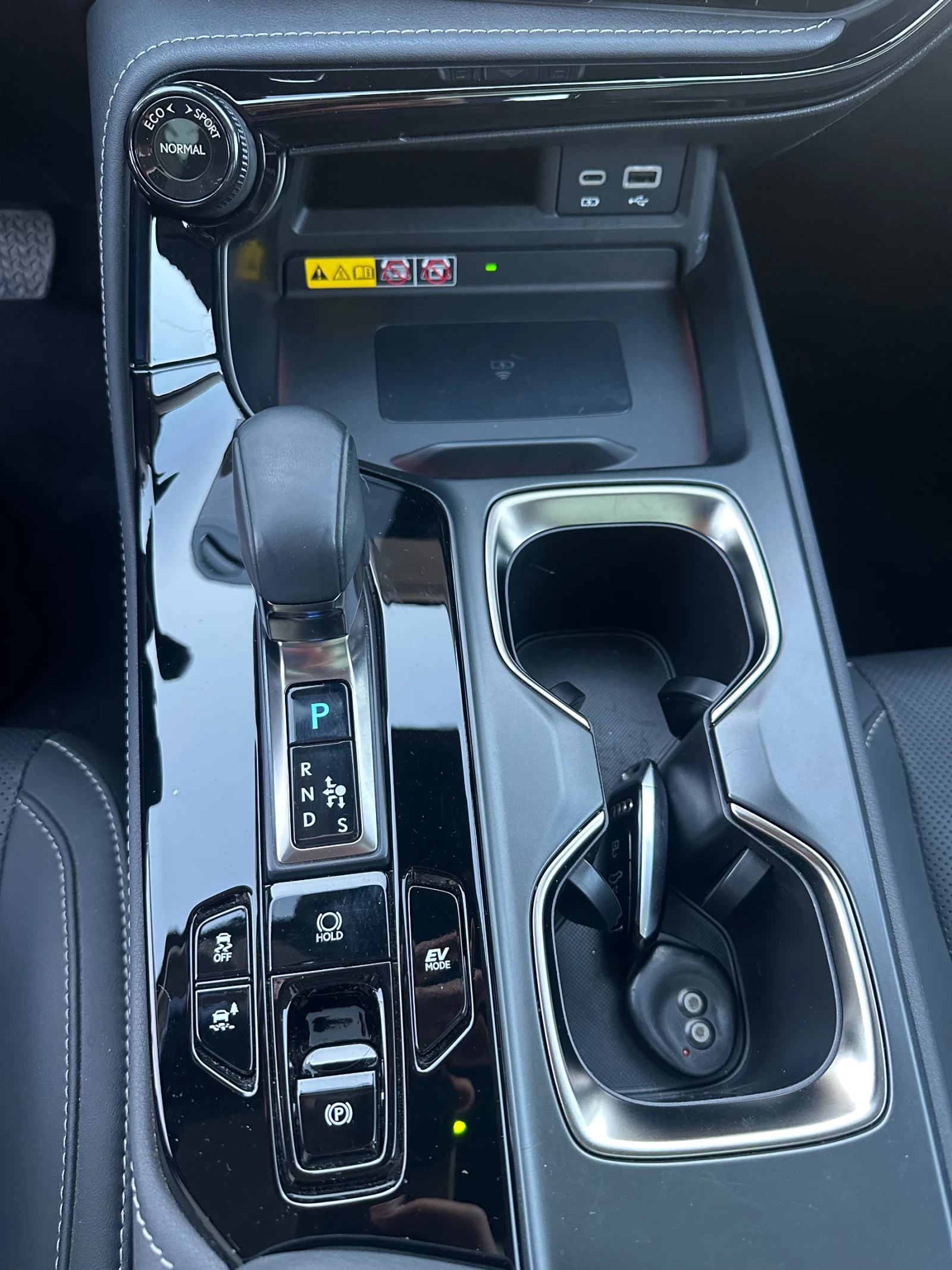 Lexus NX 350h, снимка 12 - Автомобили и джипове - 53728082