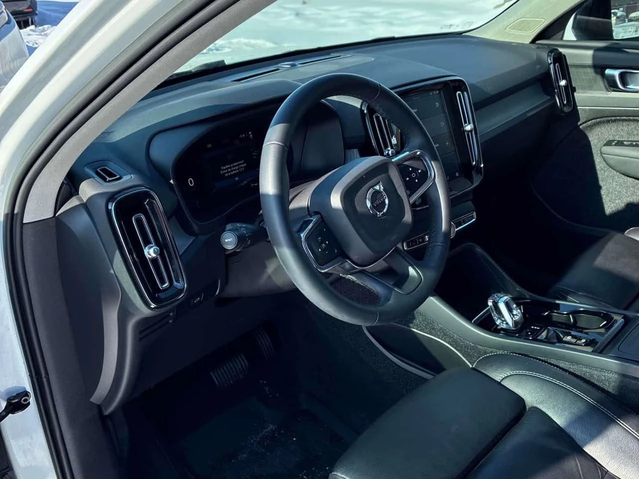 Volvo XC40 /360/DISTRONIC/ВНОС ОТ ЕВРОПА , снимка 5 - Автомобили и джипове - 53868246