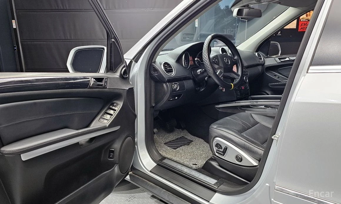 Mercedes-Benz ML 300, снимка 10 - Автомобили и джипове - 53976585