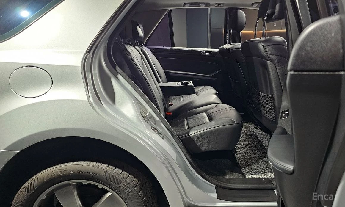 Mercedes-Benz ML 300, снимка 12 - Автомобили и джипове - 53976585