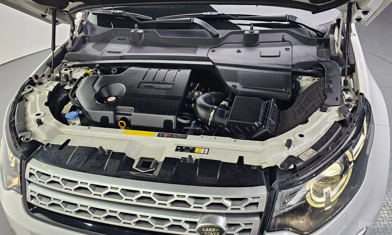 Land Rover Discovery Sport * 2.0d* КОЖА* ПОДГРЕВ* ПАНОРАМА* КАМЕРА* NAVI* LED, снимка 6 - Автомобили и джипове - 54596080