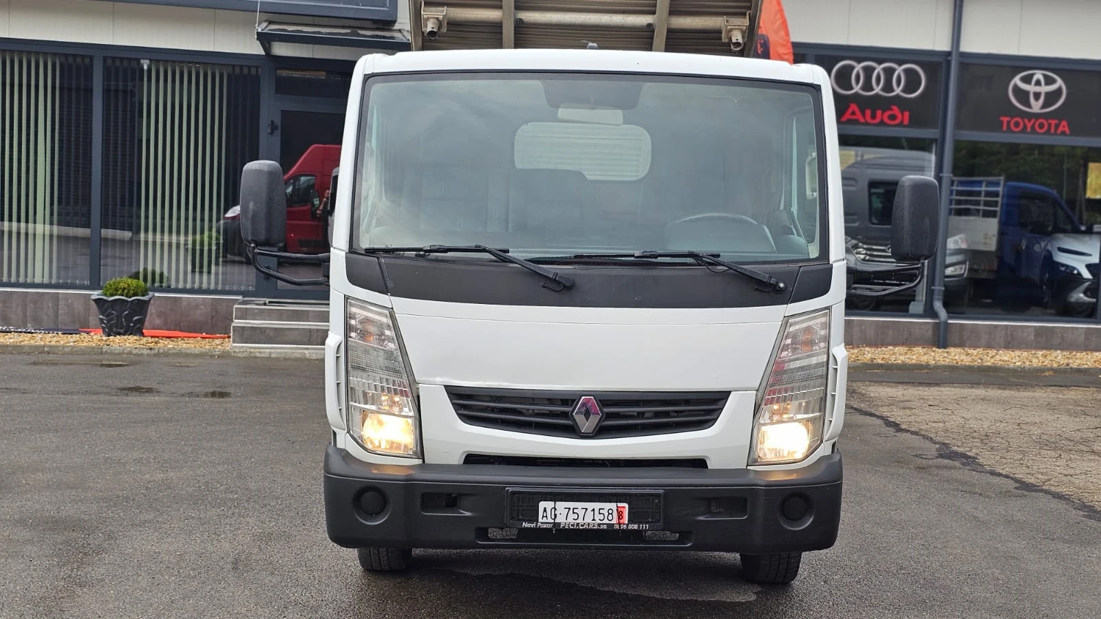 Renault Maxity 2.5D 6SP CH-СОБСТВЕН ХОД-ИСТОРИЯ-ТОП СЪСТ.-ЛИЗИНГ, снимка 2 - Бусове и автобуси - 55823235