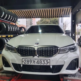 BMW 340 i LASER* DISTRONIC* HEAD-UP* HARMAN KARDON* 360* , снимка 1