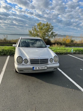 Mercedes-Benz E 200, снимка 1