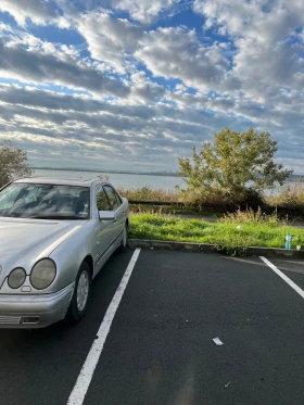 Mercedes-Benz E 200, снимка 2