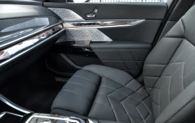 BMW 760 V8/SWAROWSKI/Xdrive/Theater Screen/Bowers&Wilkins - 130000 € / 254257.90 лв. - 15587351 7