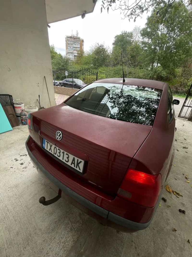 VW Passat 1.9 TDI, снимка 4 - Автомобили и джипове - 47395763