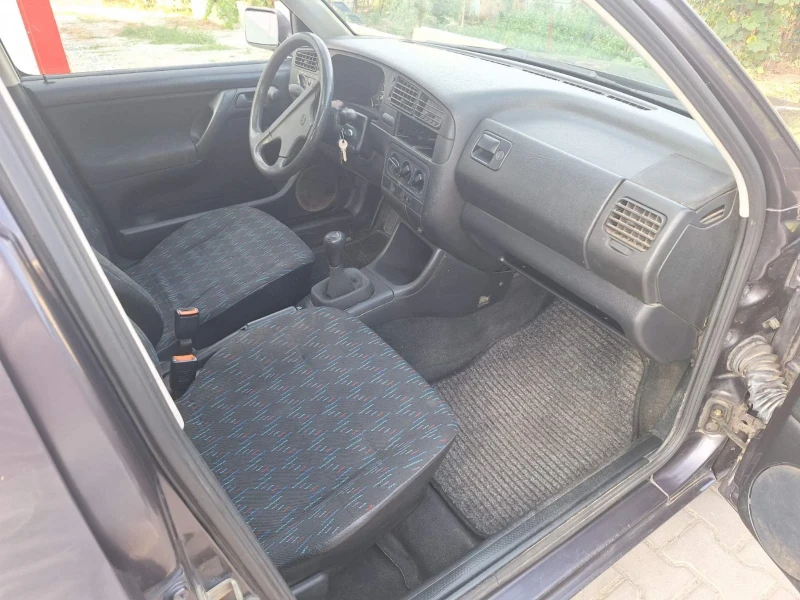 VW Golf, снимка 4 - Автомобили и джипове - 47668422