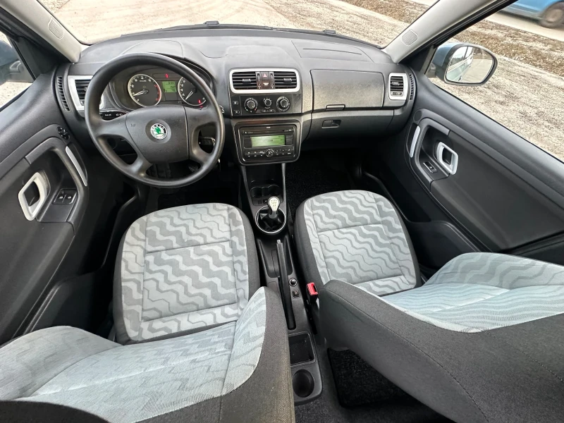 Skoda Fabia 1.4* KLIMA* REALNI KM* , снимка 9 - Автомобили и джипове - 48238949