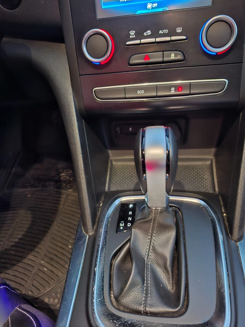 Renault Megane 4, снимка 6 - Автомобили и джипове - 52213811