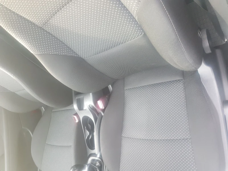 Hyundai I30 1.6 дизел , снимка 3 - Автомобили и джипове - 52391803