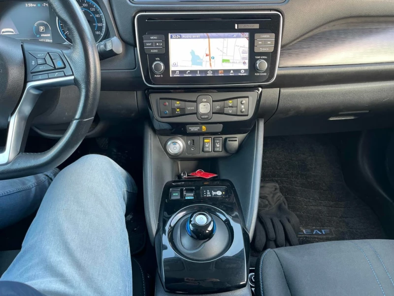 Nissan Leaf  * Hatchback * CARFAX * БЕЗ ПЪРВОНАЧАЛНА ВНОСКА, снимка 9 - Автомобили и джипове - 52777051