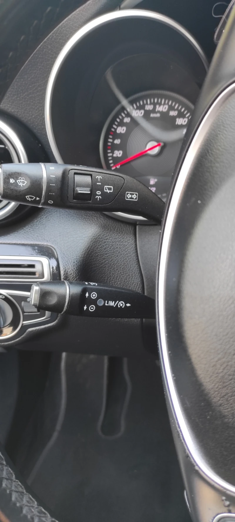 Mercedes-Benz C 220 BlueTEC Premium AMG, снимка 9 - Автомобили и джипове - 52802658