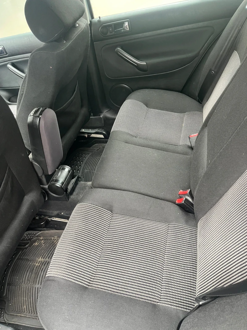 VW Golf 1.6 101, снимка 7 - Автомобили и джипове - 53031144