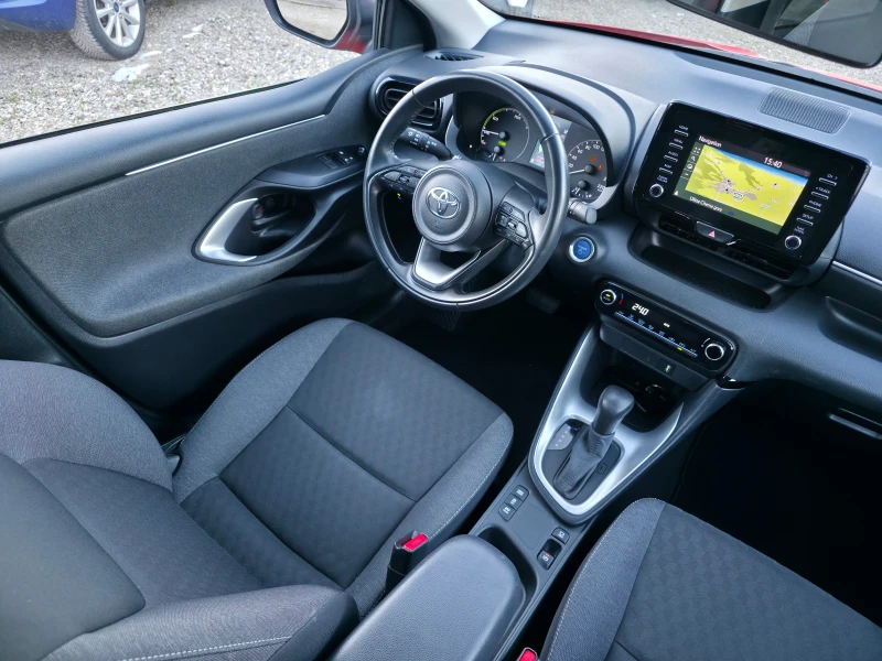 Toyota Yaris 1.5 HYBRID Tokyo Fusion EURO6d, снимка 12 - Автомобили и джипове - 53167200
