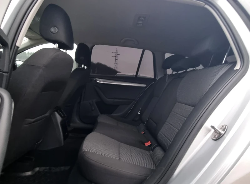 Skoda Octavia 1.6tdi 110k.c. 4x4, снимка 13 - Автомобили и джипове - 53417015