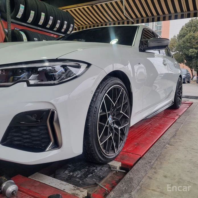 BMW 340 i LASER* DISTRONIC* HEAD-UP* HARMAN KARDON* 360* , снимка 6 - Автомобили и джипове - 54006633