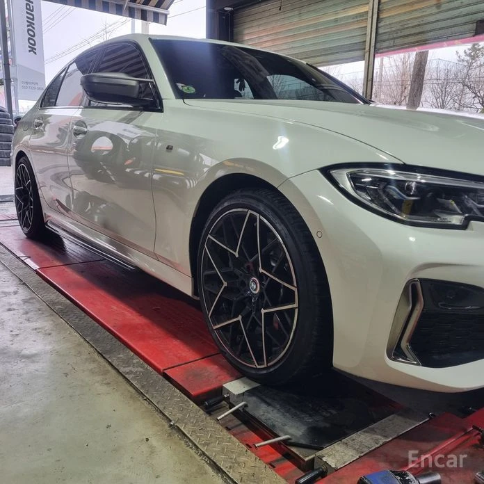 BMW 340 i LASER* DISTRONIC* HEAD-UP* HARMAN KARDON* 360* , снимка 2 - Автомобили и джипове - 54006633
